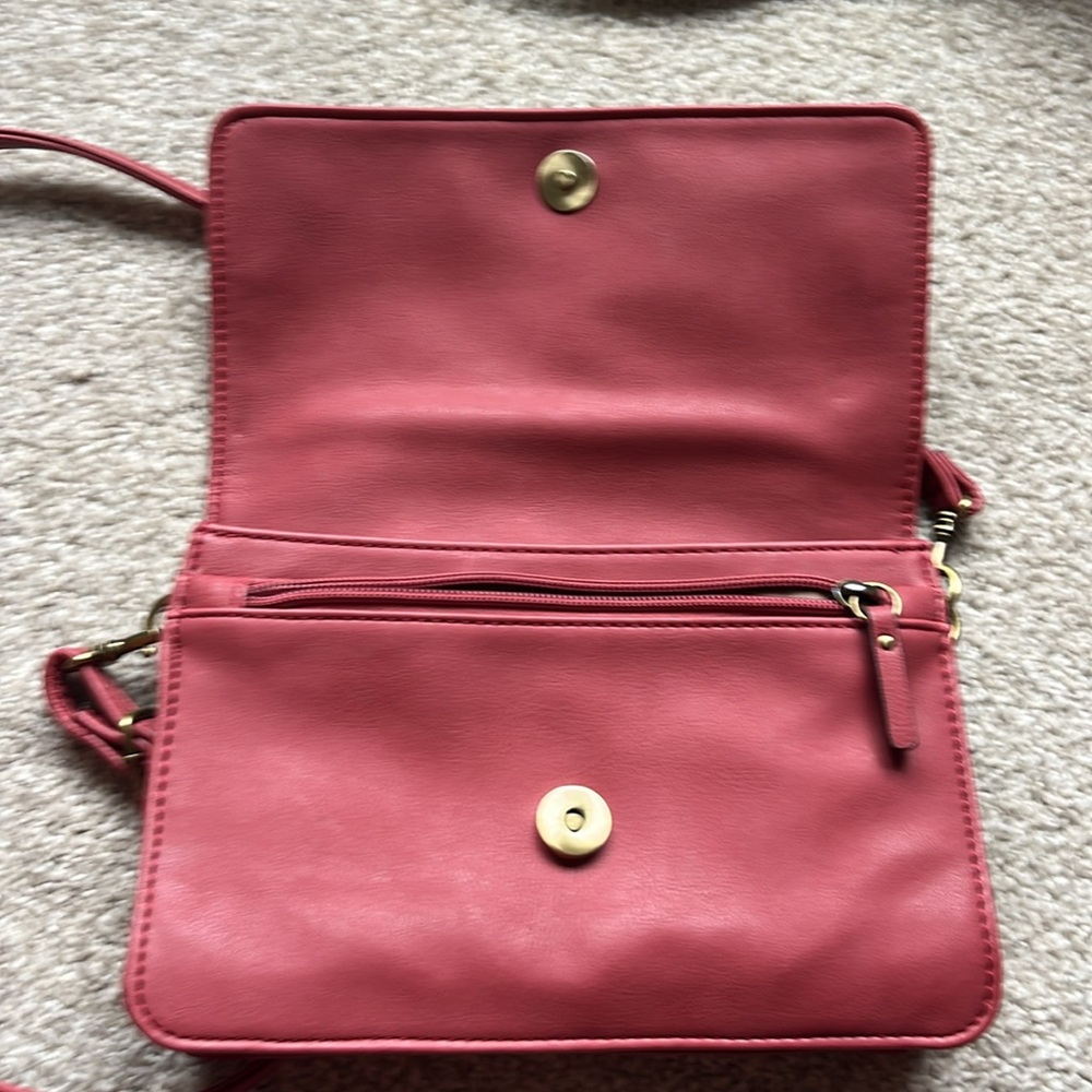 Elegant Pink Crossbody Bag - Picture 2 of 4